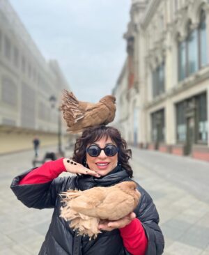 Nilgün Belgün Instagram - Kızıl Meydanda başıma talih kuşu kondu🕊️🕊️🍀🍀