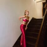 Nilperi Şahinkaya Instagram - @maccosmeticsturkiye lansmanimiz yapildi🌹🤍geceye hazirlayan roket ekibe ve heyecanimizi paylasmaya gelen herkese cok tesekkur ederim😍🙏🏻#gösterrenklerini styling @a.batuhancetin @itstugay mua @cananhzl sac @huseyinnaltunn nailart @salihatuncozkaya @onurcanforsure @duygubengi @sudietuzofficial @oralinko desteginiz icin cok tesekkur ederim❤️ #reklam #işbirliği
