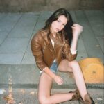 Nilsu Yılmaz Instagram - Bot ve ceket sezonu ben de açıldı 🤙🏻🍂