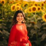 Nimrat Khaira Instagram - Mujhe maloom hae mera chehra tere dil ka sakoon hae …