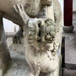 Nina Lu Instagram - My newest obsession is the fact that every traditional Chinese Lion statue pair has a female lion with a baby lion under her paw and a male lion with a ball under his paw!!! (Because women raise the young and men… get to play basketball??? 😀)