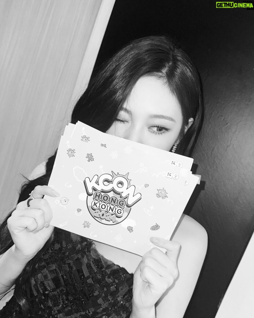 Ning Yi Zhuo Instagram - Kcon Hong Kong 2024 후~엠씨 핫 데뷔 했다ㅎㅎㅎ