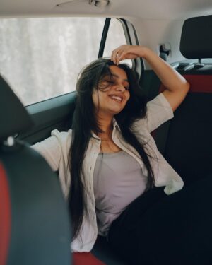 Niranjana Anoop Instagram - Love story in a car ? ♥️

Chithram 📸: @merin__georg 🤗