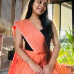 Niranjana Anoop Instagram - 🧡Felt like a Bomma 🧡 #saree#love#desigirl#ethnic#gold