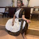 Niranjana Anoop Instagram - ♥️My Navami ♥️ @narayani.anoop clicked 😘 @lushlife_radhu_bridal.makeup with his magic brush ♥️ #blessedlife#dancer#dance