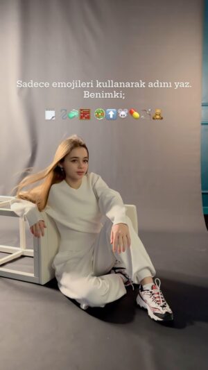 Nisa Sofiya Aksongur Instagram - Sende ismini yoruma bırak ♥️

#nisasofiya #emoji #akım #réel