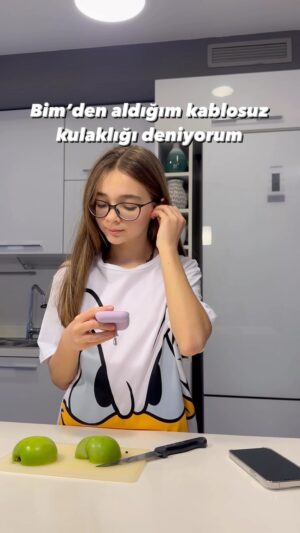Nisa Sofiya Aksongur Instagram - #antidepresan 

#nisasofiya #mabelmatiz