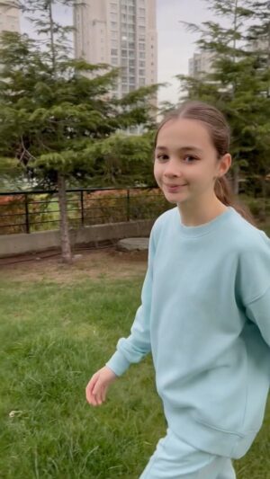 Nisa Sofiya Aksongur Instagram - Hi 🙋‍♀️

#nisasofiya #capcut #akım