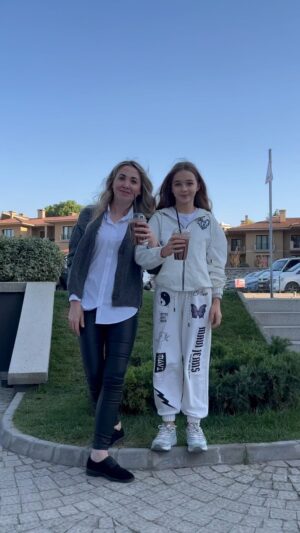 Nisa Sofiya Aksongur Instagram - 🥤 

#nisasofiya #akım #akımvideoları