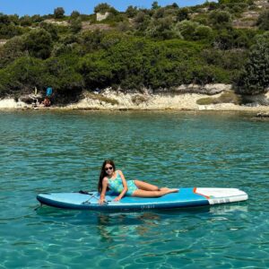 Nisa Sofiya Aksongur Instagram - Paddle board ✌️

#nisasofiya #paddleboarding #tatil