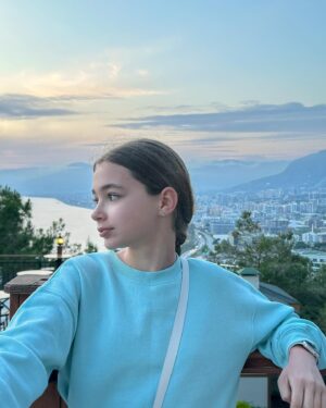 Nisa Sofiya Aksongur Instagram - Holiday dump ☺️ 1-2-3-4?

#nisasofiya #holiday #photodump