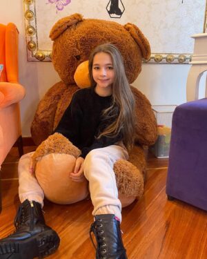 Nisa Sofiya Aksongur Instagram - 🐻 

#nisasofiya #ayıcık #pozönerileri