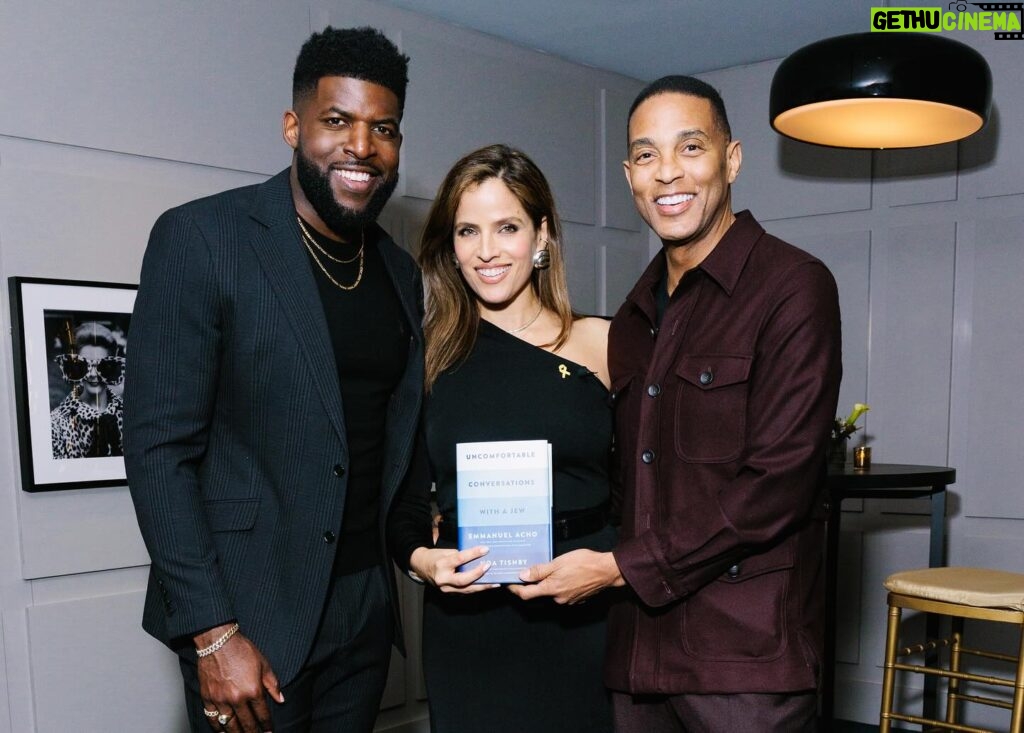 Noa Tishby Instagram - The NYC book launch of “Uncomfortable Conversations with a Jew” with @emmanuelacho. Thank you @tizzielisch for hosting us. Dress: @nililotan Make up: @lisaaharon Hair: @paulwarrenhair Style: @yaelquint