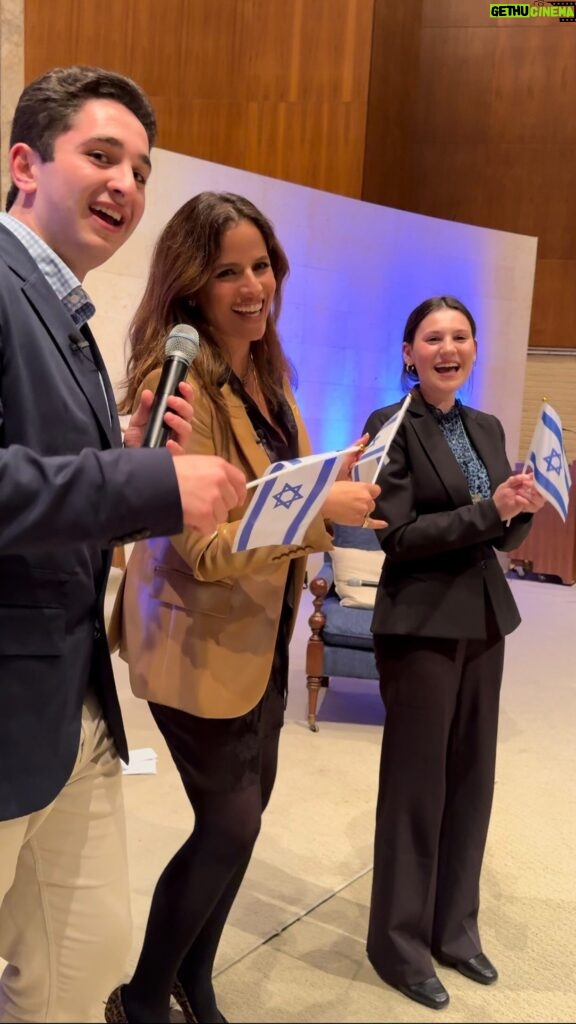 Noa Tishby Instagram - The resilience of the people of Israel is something that should be taught in colleges all over America. Seeing the strength, determination and pride after speaking to our next generation I know that AM ISRAEL is F@#%!NG CHAI 💪 Produced by @YoavDavis for #DavisMedia