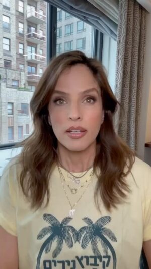 Noa Tishby Instagram - Three things you need to know about what’s happening on college campuses right now: 

1) It’s not peaceful. 
2) it’s not grassroots. 
3) It’s not true. 

Let me explain.