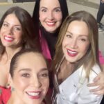 Nohely Arteaga Instagram - Anoche se estrenó la serie Dramáticas y estuvimos presentes para desearles a todos un gran éxito ! Que sea el inicio de muchas producciones 😀👏👏👏🤩 @villamizarsonia @romeroadriana @anakcasanova @hperezpereira @betancourtaroldo @soyjulierestifo @mimilazod @danielferrerc La puedes ver por @venevision ¿Donde podre ver #Dramáticas si estoy fuera de Venezuela? ¡Llegó la respuesta! Desde cualquier lugar del mundo podrás disfrutar Dramaticas esta serie que marca el regreso de la ficción venezolana en @mihispanotv Tendrás más de 15 mil horas de contenido hecho en Venezuela. Las historias de antes y las nuevas historias con la misma gente. Entra en mihispano.tv o DESCARGALA YA como Hispanomedios o HispanoTV en tu app store de Android. En pocas horas también estará en tu Apple Store.