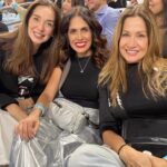Nohely Arteaga Instagram - Una noche muy Especial compartiendo con amigas y disfrutando del concierto de Luis Miguel! Gracias por la buena vibra de @mariantoduque y @villamizarsonia ( la pasamos genial 😀 ) El concierto muy esperado por todos, gozo de la empatía y emoción del público que cantaba junto al intérprete cada uno de sus temas!😍👏👏👏👏 Pero se quedó con ganas de disfrutar más ,pues el espectáculo solo duró 1:40 minutos! El monumental espectacular 😍😍👏👏👏👏 Cosas por mejorar: El acceso al estacionamiento El sonido no estuvo a la altura del espectáculo . Yo como público me hubiera gustado escuchar un saludo o despedida del cantante a todo el publico que se movilizó para escucharlo y aplaudirlo! Por lo menos un Buenas noches Venezuela o un hasta pronto Caracas! Graciassss @traslados_exclusive_one 😀por brindarnos seguridad y puntualidad para llevarnos al concierto!