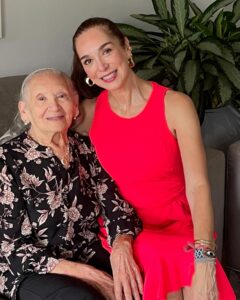 Nohely Arteaga Instagram - Feliz día de las madres ❤️ Agradecida de mi madre de su entrega de su amor incondicional y de mis dos príncipes que han sido mis grandes motivaciones para ser cada día mejor ser humano❤️