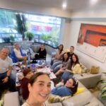 Nohely Arteaga Instagram - Feliz viaje ❤️ Hoy nos tocó despedir a nuestro hijo Jr, ya le tocaba estar físicamente en su trabajo! El amor que uno siente por los hijos es incondicional y parte de ese amor es permitirles volar! Te Amamos hijo de mi ❤️ Dios te bendiga siempre🥰