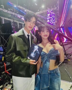 Norawit Titicharoenrak Instagram - It has been a pleasure singing with you🙏🏻😁 Till next time😉

หึๆ เป็นไงละทายถูกด้วย เก่งมะ5555555555 ภูมิใจๆ