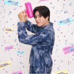 Norawit Titicharoenrak Instagram - 🚨2 ทุ่มนี้มาฉลองวันเกิดให้น้องลาซกันเถอะครับ! ผมก็จะช้อปรัวๆ ก็น้องลาซขนสินค้ามาให้ช้อปจุกๆ ครบทุกหมวดหมู่ตั้งแต่คืนนี้ 2 ทุ่ม - 27 มี.ค. 67 เท่านั้นนะจ๊ะคุณหนู 😙⁣ ⁣ ⚡ ดีลเด็ดลดแรง 6 ชั่วโมงแรก (คืนนี้ 2 ทุ่ม - 25 มี.ค. ตี 2)⁣ 💙 คูปองวันเกิดลดสูงสด 10,000 บาท*⁣ 💙 แบรนด์ดังลดแรงสูงสุด 90%*⁣ 💙 ส่งฟรีไม่มีขั้นต่ำ*⁣ ⁣ อย่าลืมช้อป DIVINE กันด้วยนะจ๊ะ 🥳 ⁣ ⁣ ⁣ *ส่งฟรีเมื่อเก็บคูปองได้และค่าจัดส่งไม่เกินมูลค่าของคูปอง คูปองมีจำนวนจำกัด เงื่อนไขเป็นไปตามที่บริษัทฯ กำหนด ดูรายละเอียดเพิ่มเติมที่ลาซาด้าแอปพลิเคชั่น และ http://www.lazada.co.th⁣ ⁣ #เซลใหญ่วันเกิดลาซาด้า #LazadaEpicBirthdaySaleTH