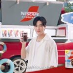 Norawit Titicharoenrak Instagram - อเมริกาโน่ไม่ต้องการใส่นม แต่คนคูลอย่างผมต้องการคนใส่ใจ ❤️ ร้อนนี้ คนคูลๆก็ต้องจัดเนสกาแฟชงเย็นเท่านั้น แค่ฉีกซอง ชง ใส่น้ำแข็ง ก็พร้อมกินทันที! ไหนใครชงเนสกาแฟเย็นแล้วบ้าง ยกมือ! 🤟🏻 #เนสกาแฟอเมริกาโน่ #ร้อนนี้ชงเย็นกับเนสกาแฟ #SexySummer #เซ็กซี่ซัมเมอร์