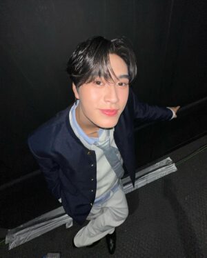 Norawit Titicharoenrak Instagram - Thanks for inviting me to #PolcaTimeTravelingConcert 
รู้สึกเหมือนมาขึ้นคอนเสิร์ทกับครอบครัว555