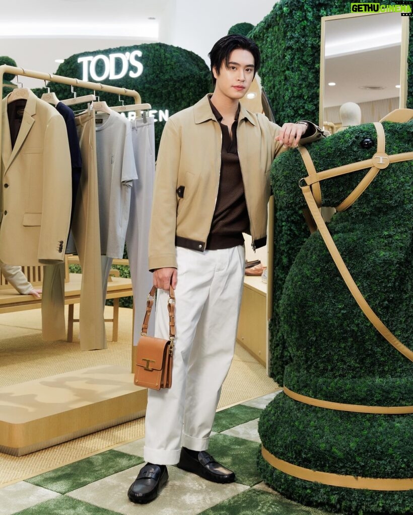 Norawit Titicharoenrak Instagram - Celebrating Tod’s Italian Craftsmanship at its Emporium Boutique Opening last night with their spring/summer24 collection. #Tods #TodsThailand #TodsxGeminiFourth