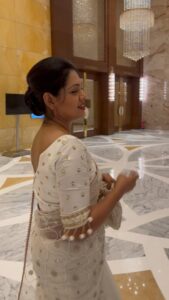 Nusrat Imroz Tisha Instagram - কে বলতে পারবে আমার ব্যাগে কী আছে? #tisha #nusratimrosetisha #imrose @mmkamalraz @farooki_mostofa #ilhamnusratfarooki #whatisinmybag