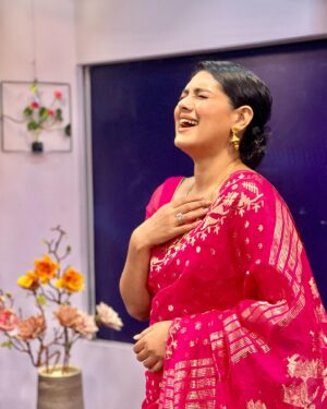 Nusrat Imroz Tisha Instagram - Trying to get a perfect picture 🙈
#tisha #nusratimrosetisha #imrose #aparfectpicture #mondaymood