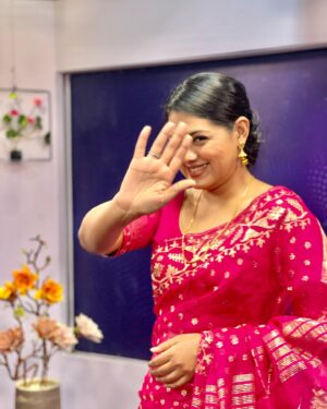 Nusrat Imroz Tisha Instagram - Trying to get a perfect picture 🙈
#tisha #nusratimrosetisha #imrose #aparfectpicture #mondaymood