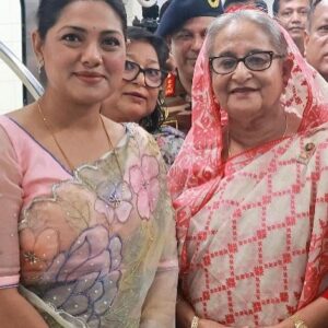 Nusrat Imroz Tisha Instagram - My first visit on Metro Rail with Honourable Prime Minister. 
Outfit: @meherofficials 
#tisha #nusratimrosetisha #imrose #metrorail #withpm