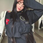 Nyvi Estephan Instagram - Pov: você ama MUITO o que você faz, e mesmo nos dias mais cinzas isso te preenche de muito amor ❤️ . As fotos boas são do @saymons 📸