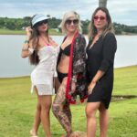Nyvi Estephan Instagram - Com elas o tempo até abriu - literalmente e metaforicamente também 🌞🍃🩵