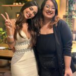 Nyvi Estephan Instagram - COMEÇAMOS 2024! As férias foram maravilhosas e eu sou grata por ter conseguido tirar uns diazinhos (honestamente não é todo ano que eu consigo 😂🥲). Hoje gravamos o episódio de aniversário da @monking.br num papo muito bacana sobre marketing e influência. Quando sair mando o link pra vcs 🫶
