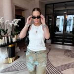 Océane Amsler Instagram - Me keeping it cute while my boyfriend is casually getting twerked on for his birfday 🍑😇 Pantalon @viviennewestwood Sac @gucci Shoes @versace Top @mango Rings @swarovski Nails @soaddict_nails Lunettes @nourr.optic Bracelet @gasbijoux