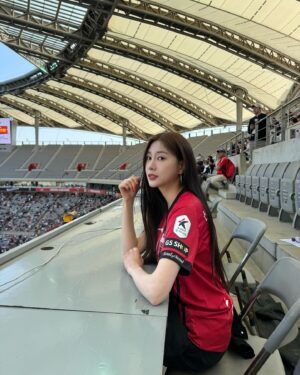 Oh Ha-young Instagram - 날 좋은 날 경기도 보고 쿠플픽도 하고👏🤭
앞으로도 좋은 경기 기대하겠습니다⚽️
