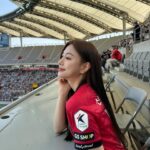 Oh Ha-young Instagram - 날 좋은 날 경기도 보고 쿠플픽도 하고👏🤭 앞으로도 좋은 경기 기대하겠습니다⚽️
