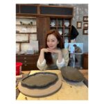 Oh Na-ra Instagram - 나만의 예쁜 그릇 만들기🫧 도자기공방 #원데이클래스 #베프👭 윗집 동생이랑 잼나게 만들고 왔어요🫠 한달뒤에 뽀얗게 만나자!!🍽