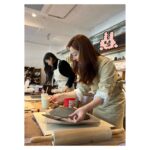 Oh Na-ra Instagram - 나만의 예쁜 그릇 만들기🫧 도자기공방 #원데이클래스 #베프👭 윗집 동생이랑 잼나게 만들고 왔어요🫠 한달뒤에 뽀얗게 만나자!!🍽