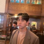 Ok Taec-yeon Instagram - 지금까지 “가슴이뛴다” 시청해주셔서 감사합니다. 추운 겨울부터 무더운 여름까지 함께 해온 배우분들 스텝분들 진심으로 고생많으셨습니다. 또 한번 많은 것들을 배울 수 있는 현장이였고, 정말 애착가는 드라마였습니다. 선우혈로서는 마지막 인사드리지만, 또 새로운 모습으로 인사드릴게요! 감사합니다!