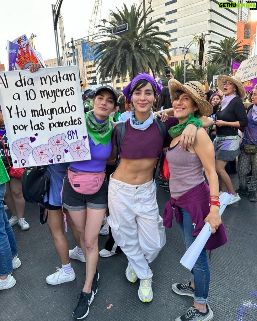 Oka Giner Instagram - 💜💜💜💜💜💜💜💜💜💜💜💜 Calladitas no nos vemos. #8M