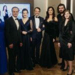 Oksana Fyodorova Instagram - Дорогие друзья! 🌷Делюсь с вами самыми яркими кадрами мартовского концерта «Опера. Оперетта. Мюзикл. Только хиты», в котором вместе со мной приняли участие мои друзья – солист Мариинского театра, заслуженный артист Республики Северная Осетия – Алания, Виктор Коротич @viktorkorotich и лауреат международных конкурсов Виктория Лазарева. @vi__lazareva Для этого концерта мы собрали самые популярные арии и дуэты из опер и оперетт! И, судя по количеству желающих попасть на концерт, мы сделали правильный выбор: оперы «Кармен», «Свадьба Фигаро», «Дон Жуан», «Демон», оперетты «Веселая вдова», «Принцесса цирка» никогда не выходят из моды! Спасибо слушателям за горячий приём и спасибо всем, кто принимал участие в концерте: Георгию Мигунову, Анне Сысоевой, Павлу Солдатикову, Гюльнаре Масляевой и всей команде Музея С.С. Прокофьева!🫶🏻🙏🏻