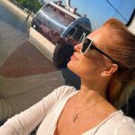 Olesya Sudzilovskaya Instagram – Самый любимый город на земле! 💞 
 В Москву пришла весна с ароматом сирени!💜
#москва #россия #moscow #russia
#выходныессемьей #weekend 
#лужники