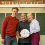 Olga Medynich Instagram - «Крутая перемена» с 5го февраля в 20 00 на ТНТ ! Проект примиривший меня со школой :) #медыничольга #кареноганесян #никитаефремов