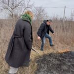 Olga Sumskaya Instagram - Друзі,якщо бачите загоряння,не проїжджайте повз!‼️ Загасіть!Незабаром сезон гніздування птахів і тварин! НЕ ПАЛІТЬ ТРАВУ!‼️#непалітьтраву