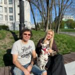 Olga Sumskaya Instagram - Квітнуть красуні…Обожнюю…🌸🌸🌸!Памʼятаю ,як ми з доцею пʼятнадцять років тому за ініціативи @igor_dobrutskyi 🌳 саджали на Пейзажці сакури і ялинки…Які ж вони прекрасні виросли…А на нашому дереві прижилася гілочка звичайної вишні,хтось прищепив…Дивовижно!Поспішайте на Пейзажну алею насолодитися красою!🌸🌳