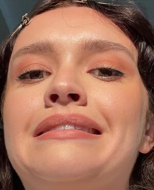 Olivia Cooke Instagram - thank you @alipirzadeh and @babskymakeup for not only making me look ting but for teaching me how to pose and most importantly swisssssh

xxxxxxxxx