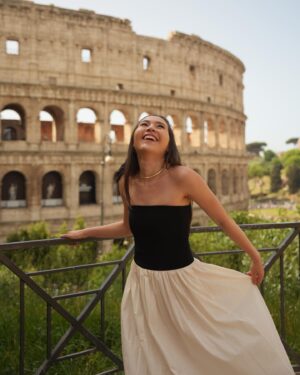 Olivia Jensen Instagram - Buongiorno Rome🇮🇹 Your are so historically beautiful. Uda tiga kali ke rome dan ga ada bosan nya. Photo yang dulu uda ga tau kemana. Yang kali ini pengen bgt ada memory yang bagus and I’m glad I had the time take this memory of Rome with me ✨

Dress @gemme.clothing
