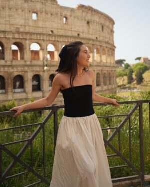 Olivia Jensen Instagram - Buongiorno Rome🇮🇹 Your are so historically beautiful. Uda tiga kali ke rome dan ga ada bosan nya. Photo yang dulu uda ga tau kemana. Yang kali ini pengen bgt ada memory yang bagus and I’m glad I had the time take this memory of Rome with me ✨

Dress @gemme.clothing